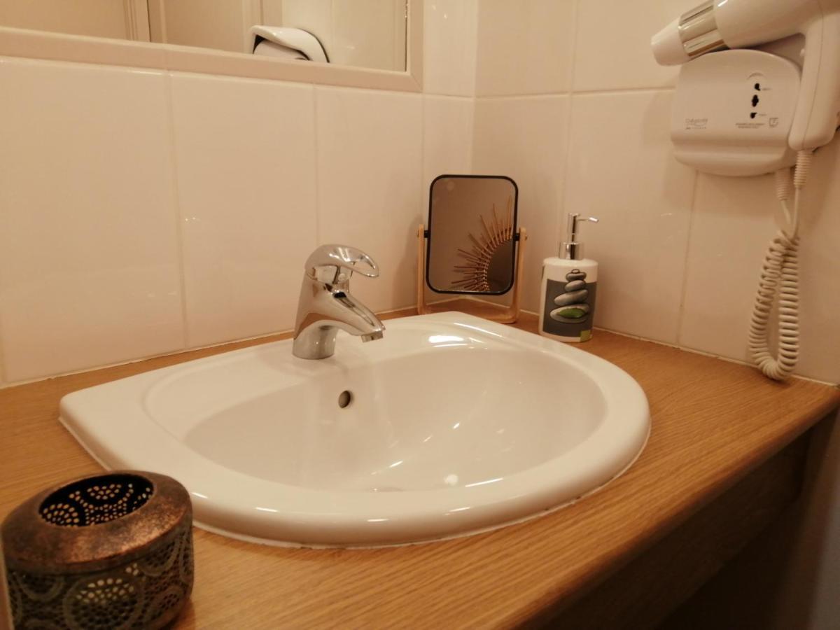 Le Chai De La Rose Spa Et Seances Bien Etre Doué-la-Fontaine Exteriér fotografie