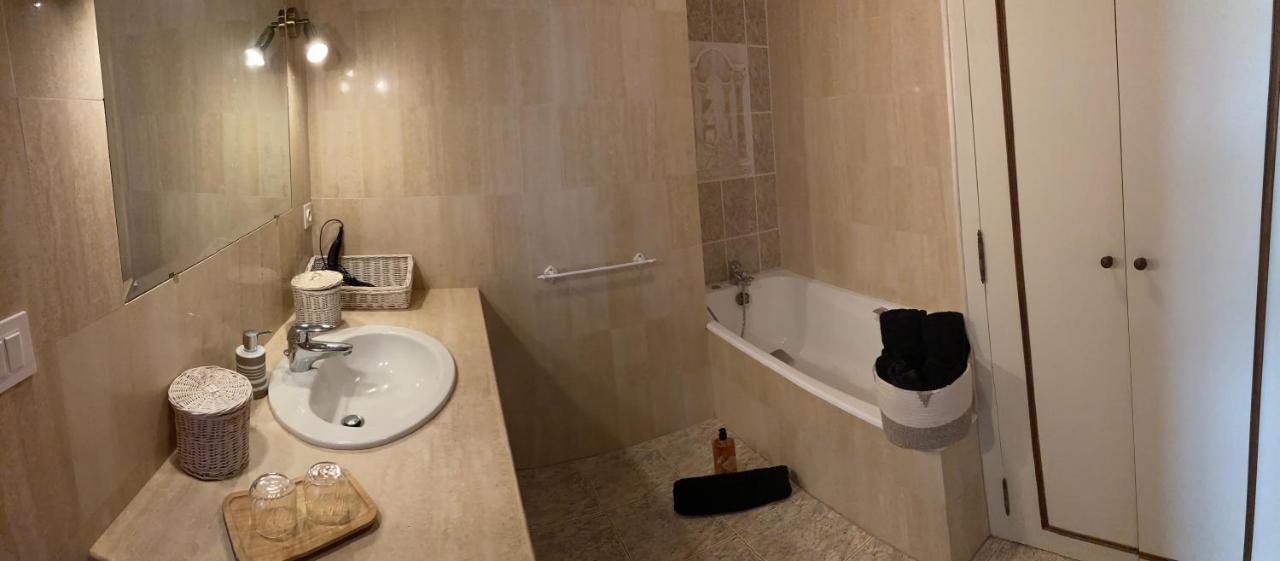 Le Chai De La Rose Spa Et Seances Bien Etre Doué-la-Fontaine Exteriér fotografie